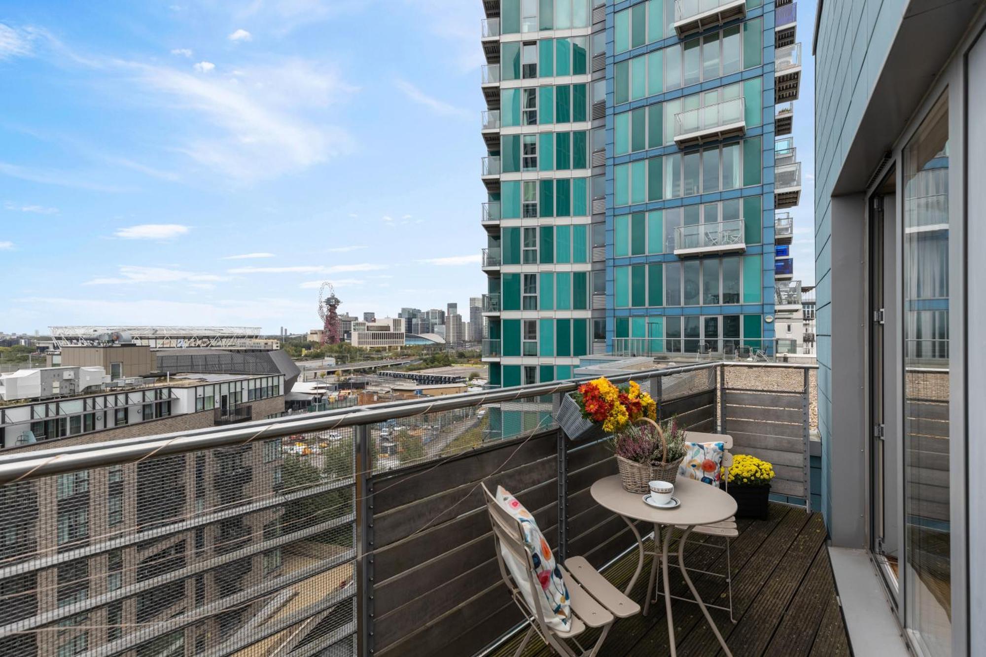 Stratford Skyview Apartment London Eksteriør billede